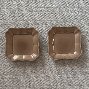 Pottery Barn Cambria Mushroom Set of Two Brown Square Plates